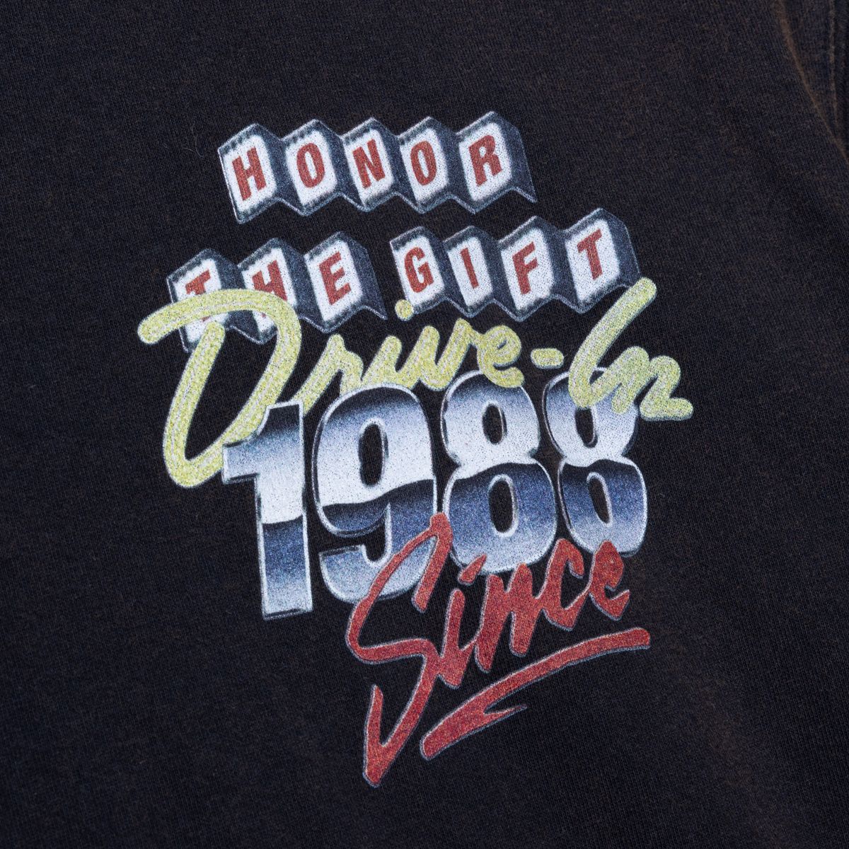 FEATURE PRESENTATION TEE HTG