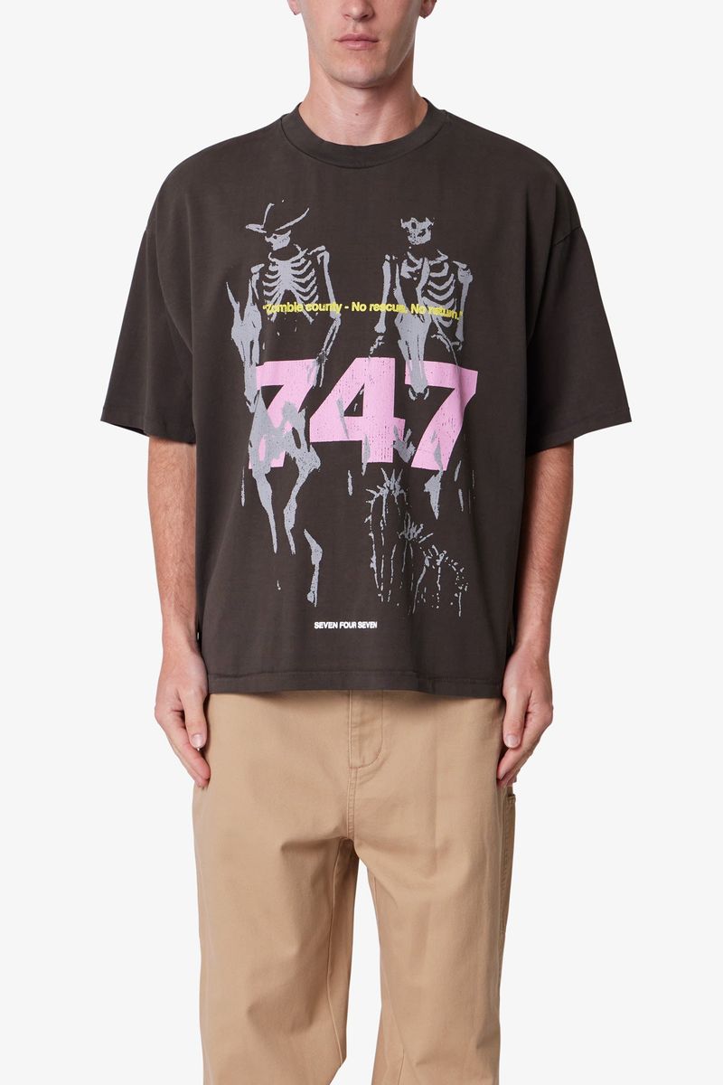 747 ZOMBIE COUNTRY TEE MNML