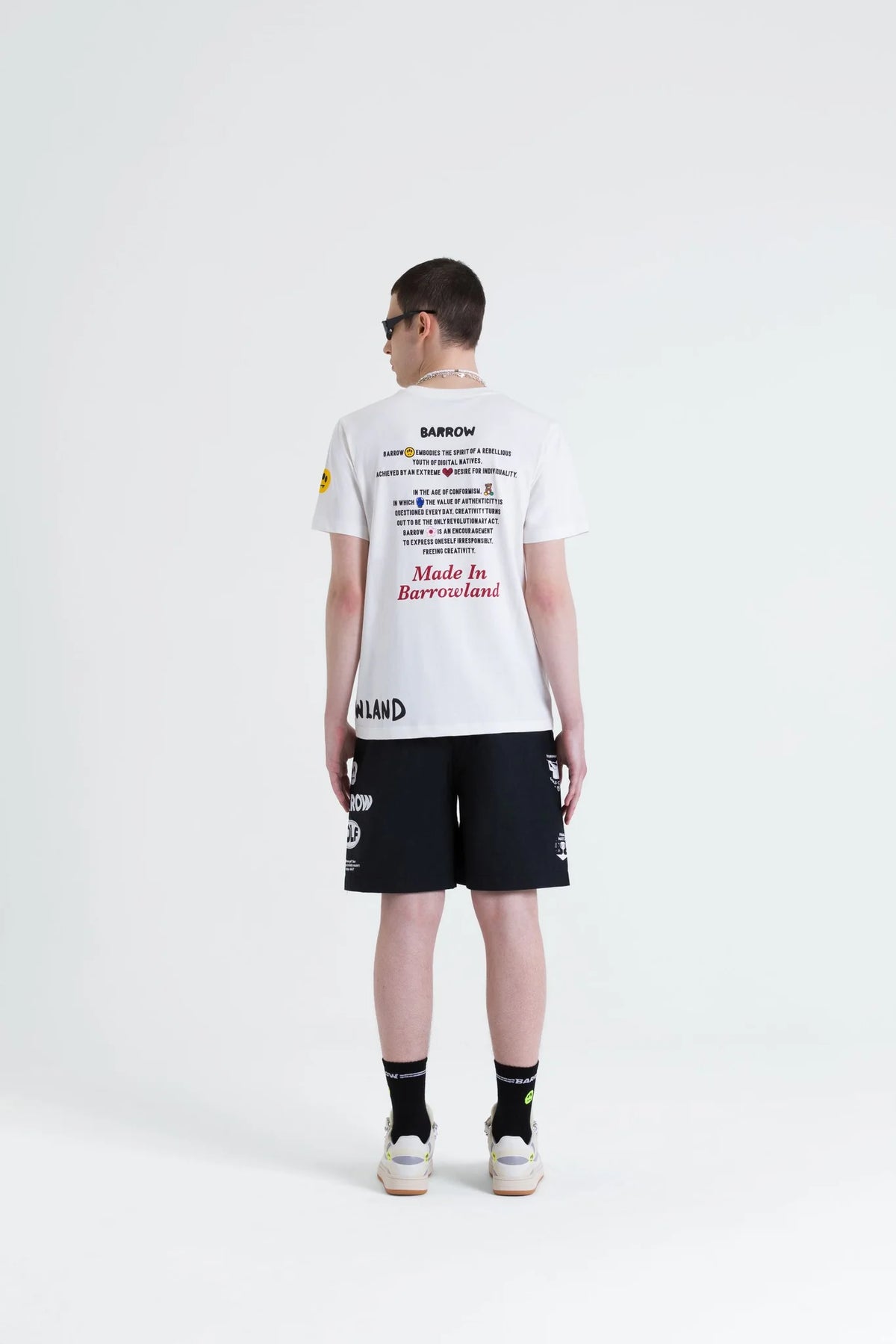 SOMEBODY TO LOVE TEE 060 BARROW