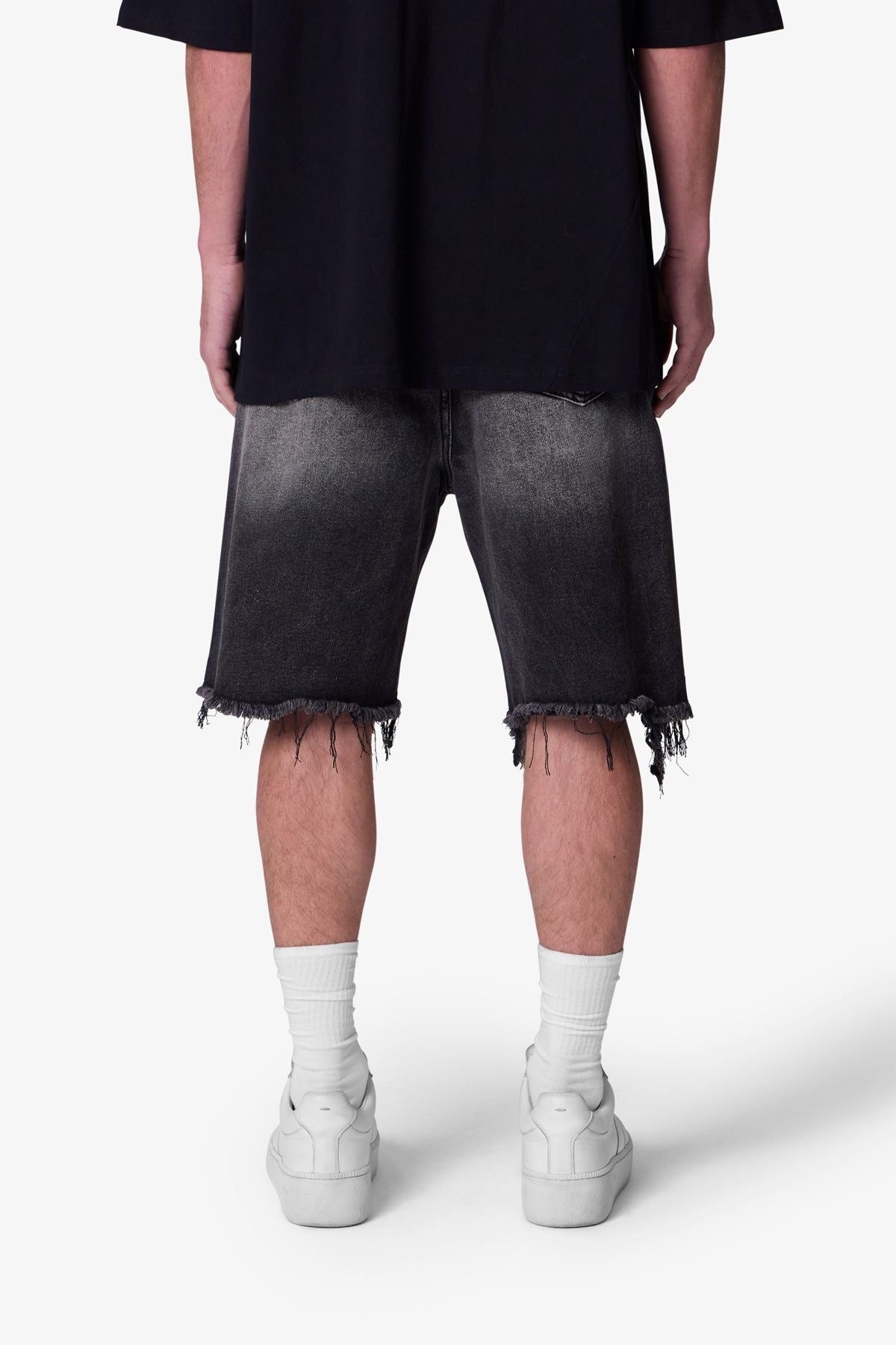 DISTRESSED SPIDER DENIM SHORT MNML