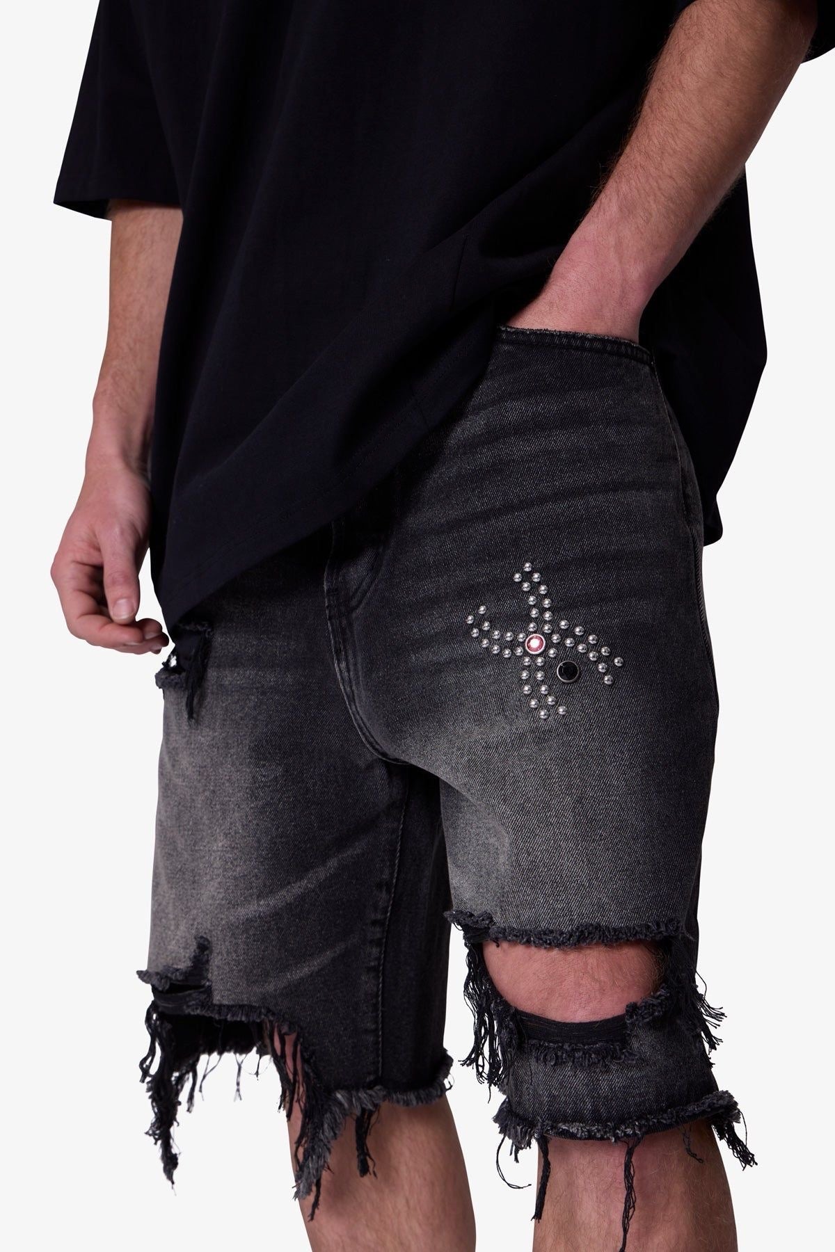DISTRESSED SPIDER DENIM SHORT MNML
