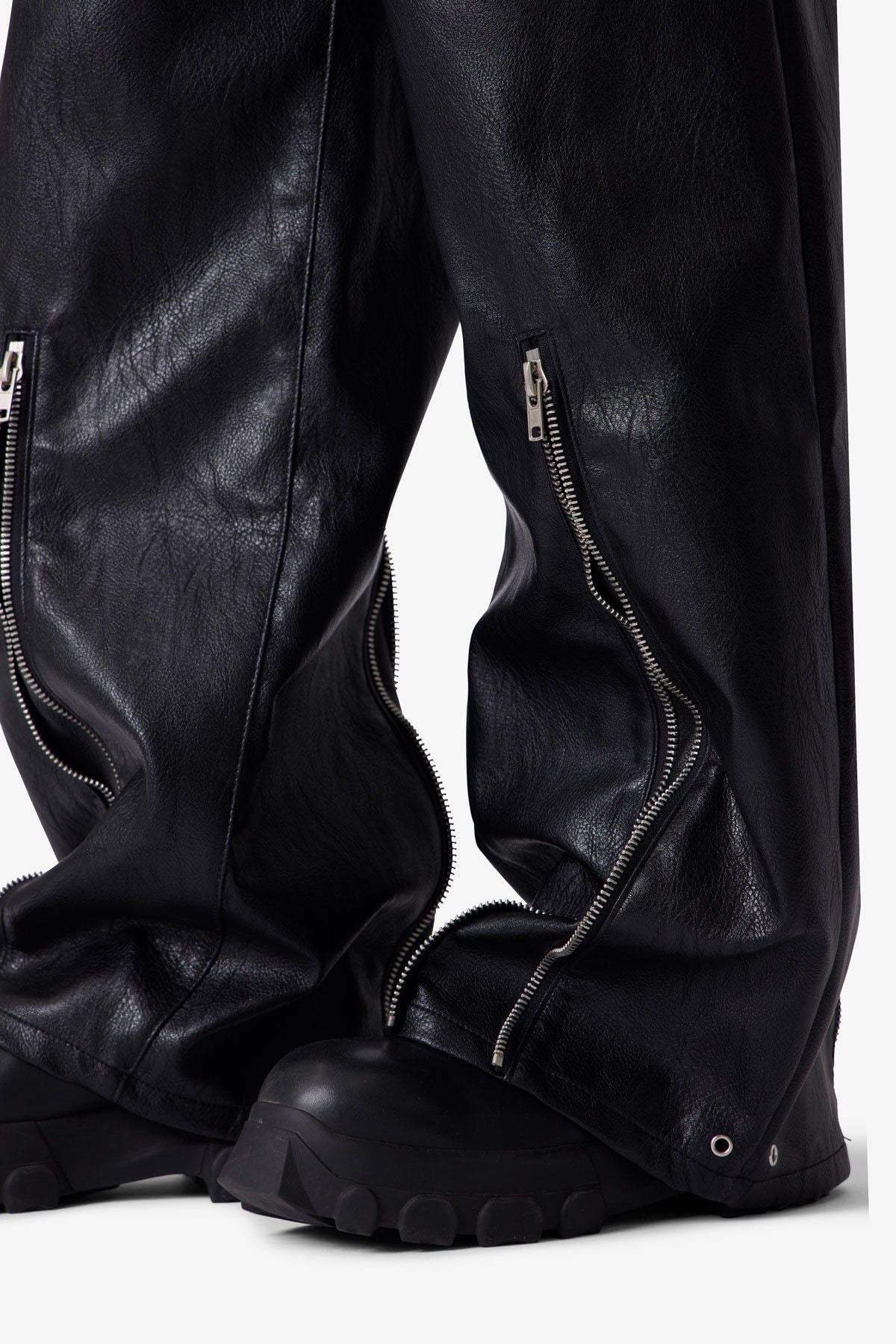 LEATHER RAVE ZIP PANTS MNML