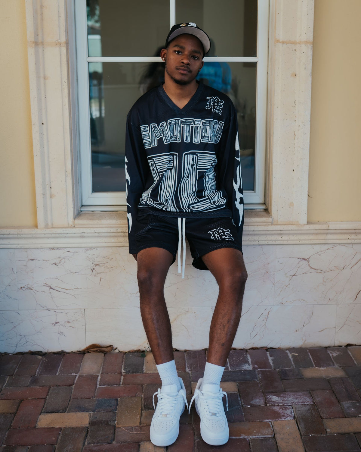 LIGHTNING SHORTS MIXED EMOTION