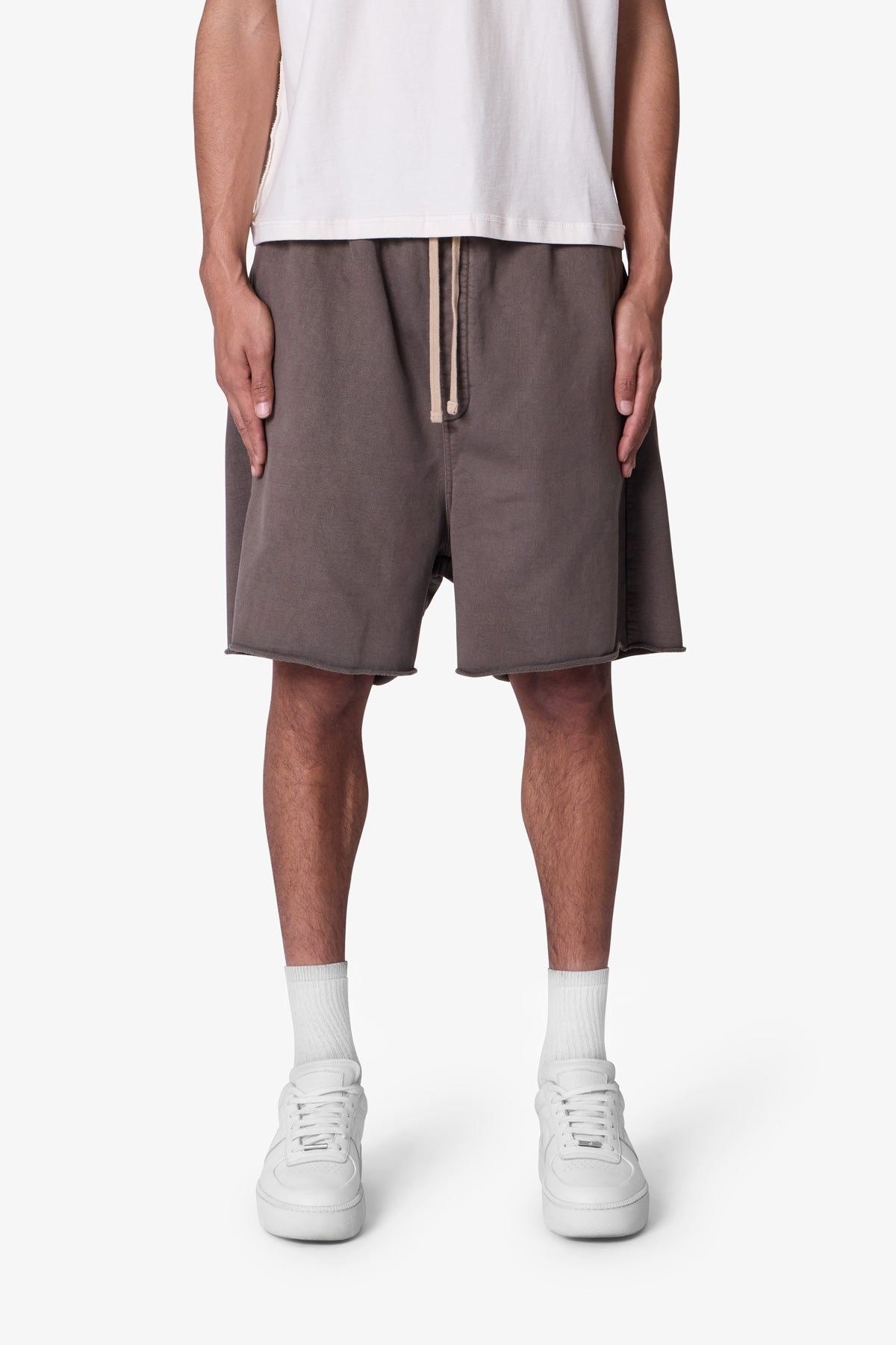 OVERSIZED SWEATSHORTS MNML