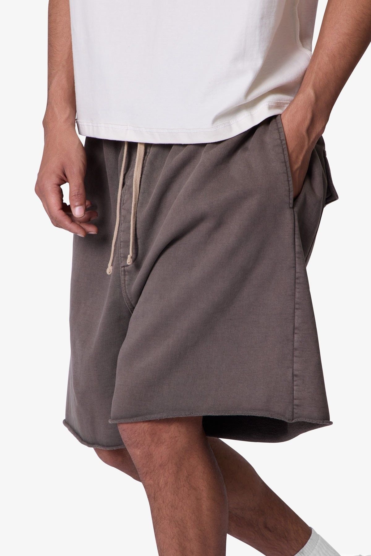 OVERSIZED SWEATSHORTS MNML