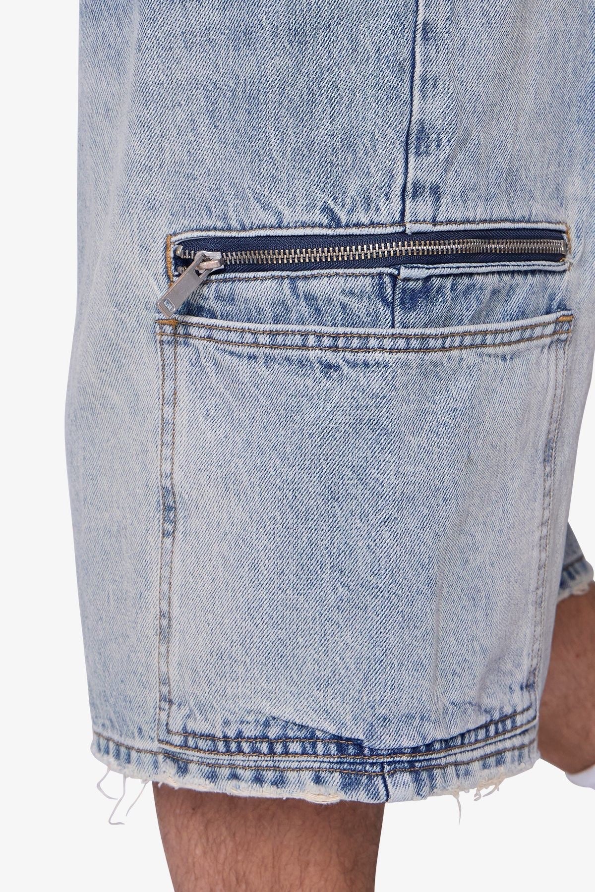 ZIPPER TEETH DENIM SHORT MNML